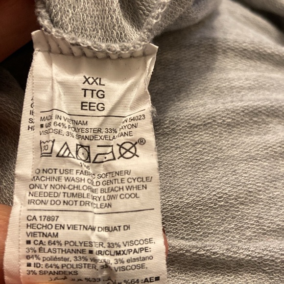 Long Sleeve Rouched Back Tee - Picture 3 of 3